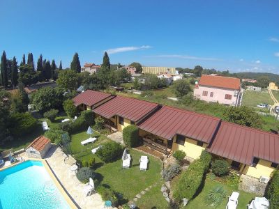 Country Club Bungalows mit Schwimming-pool